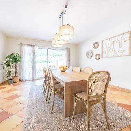 Renovated Provencal With Garden - Vila