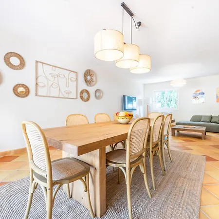 Renovated Provencal With Garden - *