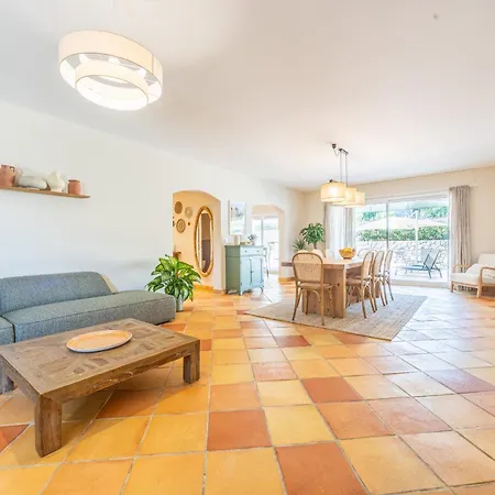 Renovated Provencal With Garden - *