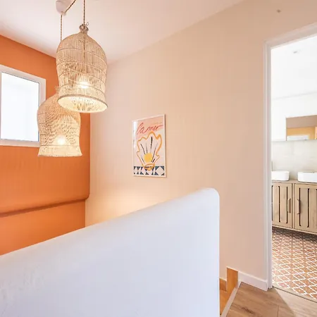 Renovated Provencal With Garden -