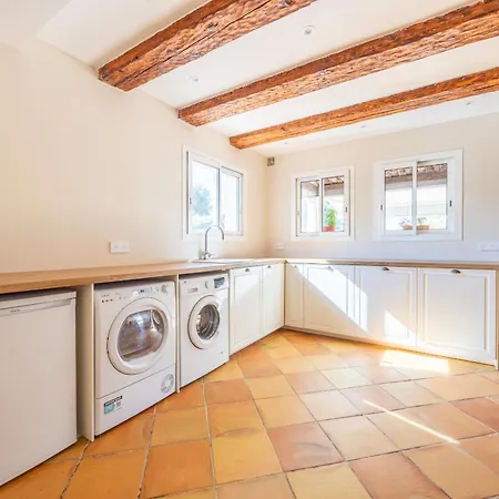 Vila Renovated Provencal With Garden -
